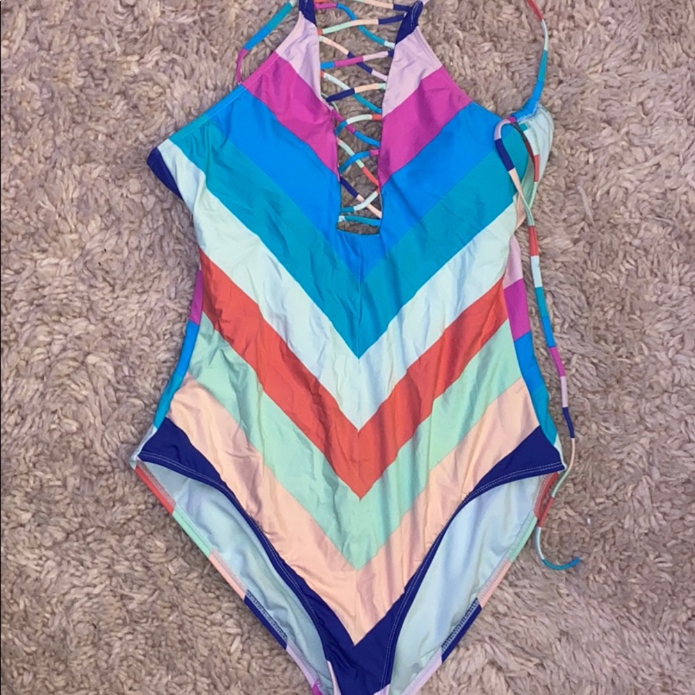 lace up 1 piece